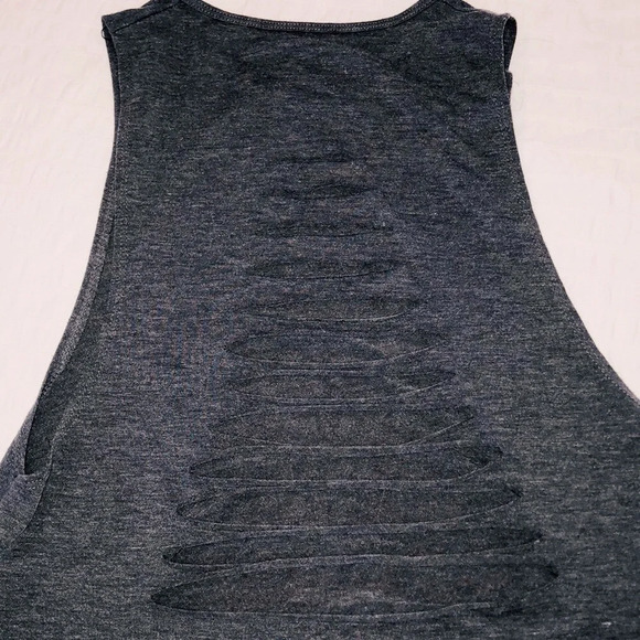 Grey athleisure shredded back small tank - Picture 3 of 3